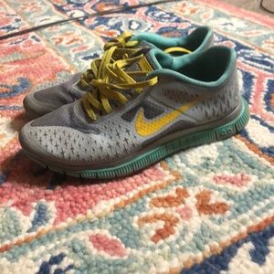 Nike livestrong shoes
